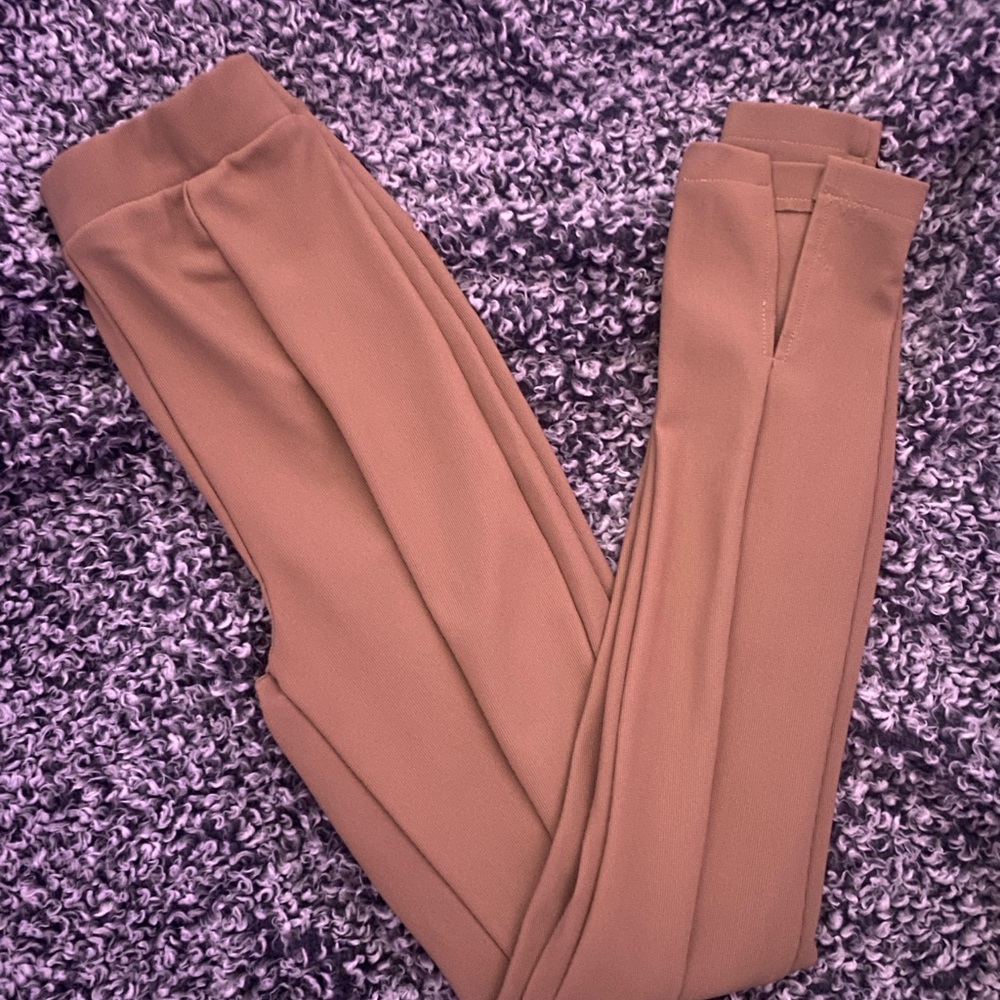 Zara Women's Straight Leg Pants in Tan